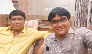 बर्खास्त अध्यक्ष शेखर पंडित तथा साथ में निष्कासित प्रवक्ता अनिल तिवारी 