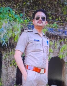तथाकथित आरोपी दारोगा और वसूली किये गये रूपए का स्क्रीनशॉट 