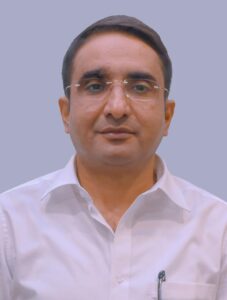 सूचना निदेशक विशाल सिंह जी और उत्तर प्रदेश मान्यता प्राप्त संवाददाता समिति पुनर्गठित के सर्वेसर्वा/संयोजक प्रभात कुमार त्रिपाठी जी 